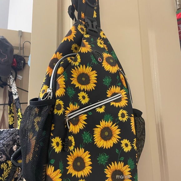 Sunflower Corssbody bag - Picture 2 of 3